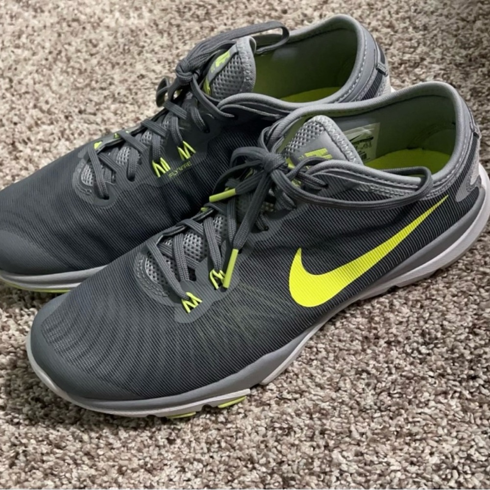 Womens Nike shoes